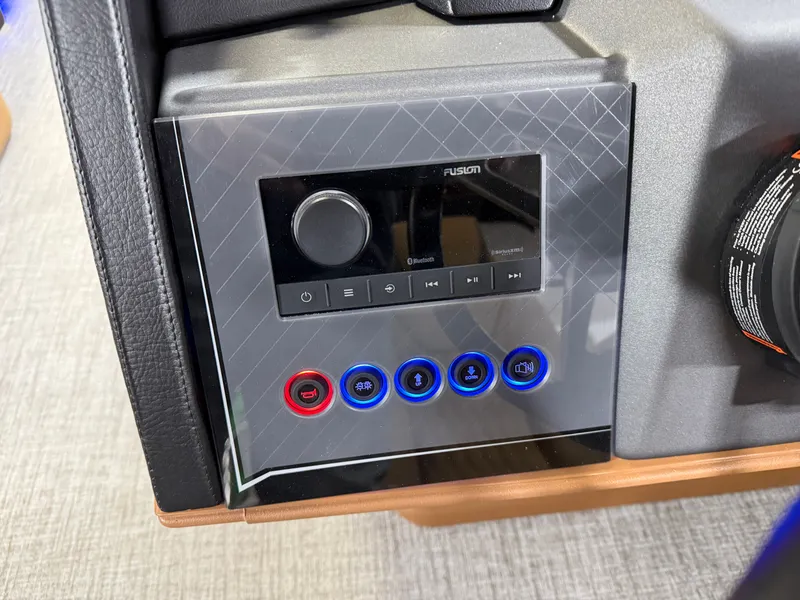 Slide: The Image of Tahoe Cascade 2385 Quad Lounge & Honda 4-Stroke EFI 2025 - 14