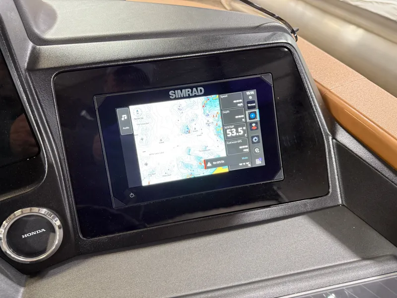 Slide: The Image of Tahoe Cascade 2385 Quad Lounge & Honda 4-Stroke EFI 2025 - 16