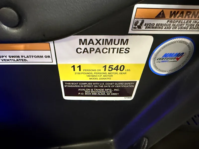 Slide: The Image of Tahoe Cascade 2385 Quad Lounge & Honda 4-Stroke EFI 2025 - 19