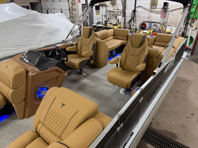 Slide: The Image of Tahoe Cascade 2385 Quad Lounge & Honda 4-Stroke EFI 2025 - 3