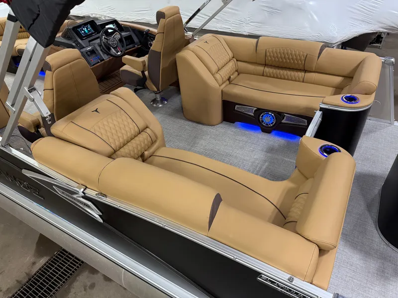 Slide: The Image of Tahoe Cascade 2385 Quad Lounge & Honda 4-Stroke EFI 2025 - 4