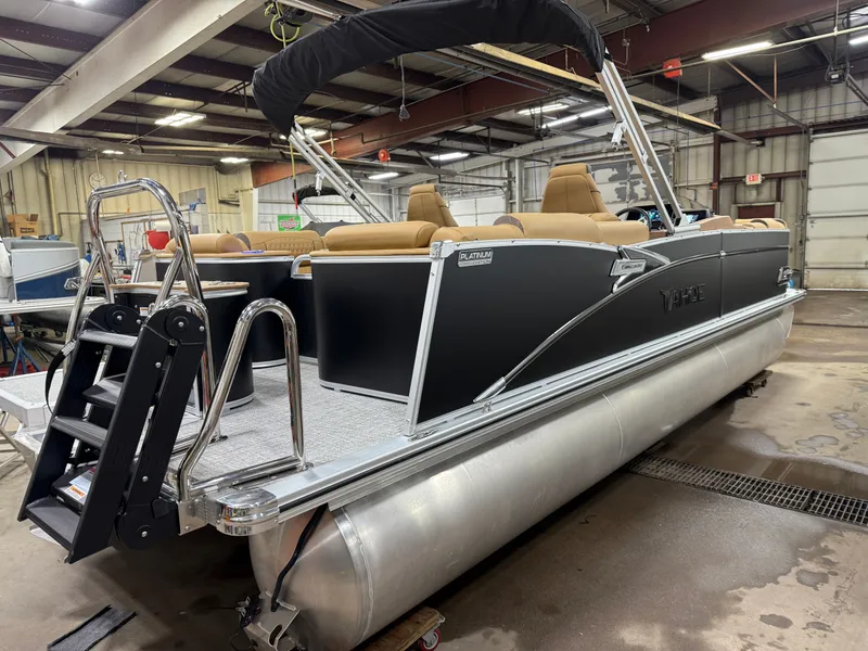 Slide: The Image of Tahoe Cascade 2385 Quad Lounge & Honda 4-Stroke EFI 2025 - 46