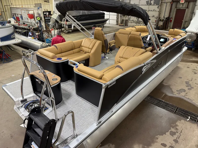 Slide: The Image of Tahoe Cascade 2385 Quad Lounge & Honda 4-Stroke EFI 2025 - 50