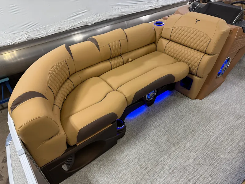 Slide: The Image of Tahoe Cascade 2385 Quad Lounge & Honda 4-Stroke EFI 2025 - 8