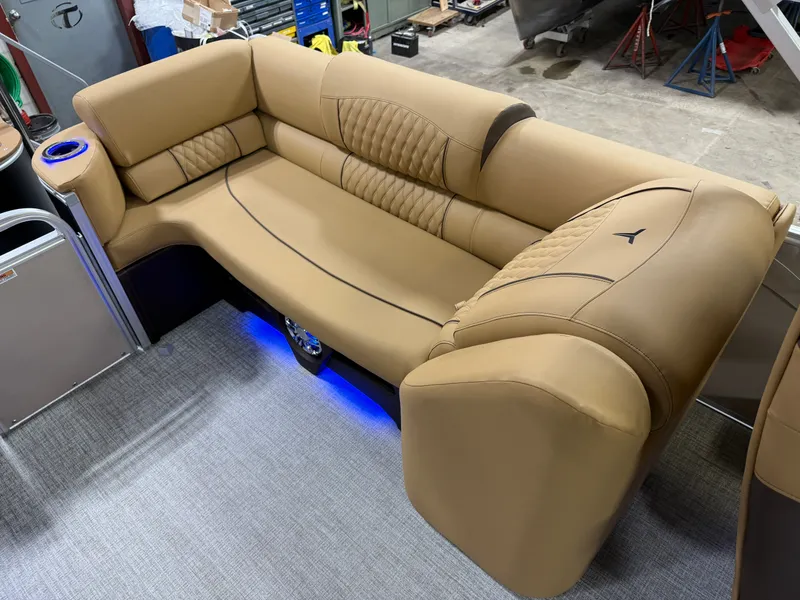 Slide: The Image of Tahoe Cascade Quad Lounge 2385 & 4-Stroke 2025 - 20