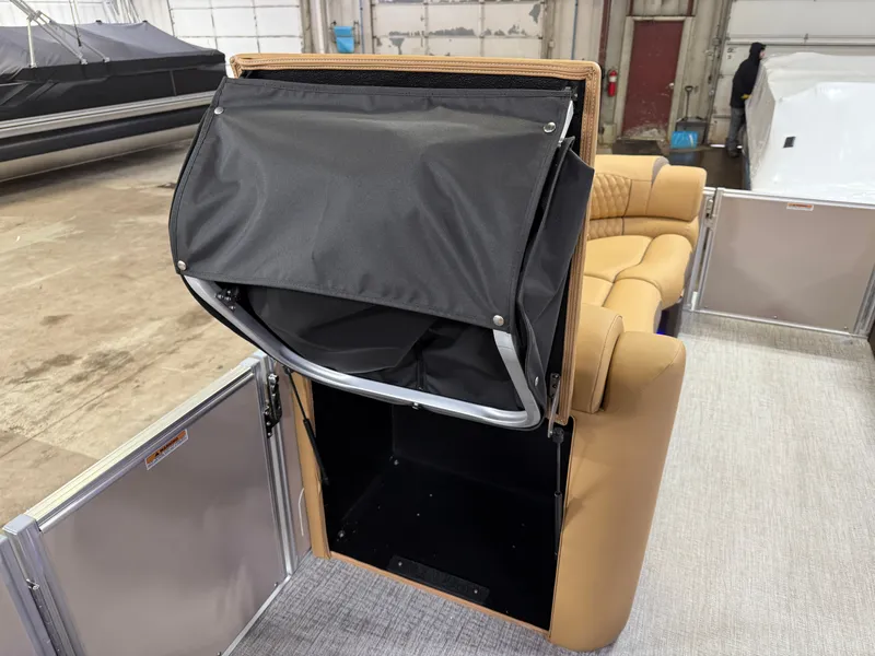 Slide: The Image of Tahoe Cascade Quad Lounge 2385 & 4-Stroke 2025 - 27