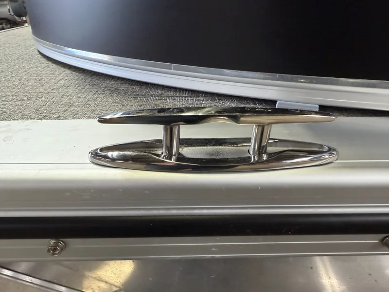 Slide: The Image of Tahoe Cascade Quad Lounge 2385 & 4-Stroke 2025 - 37