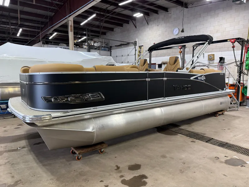 Slide: The Image of Tahoe Cascade Quad Lounge 2385 & 4-Stroke 2025 - 38