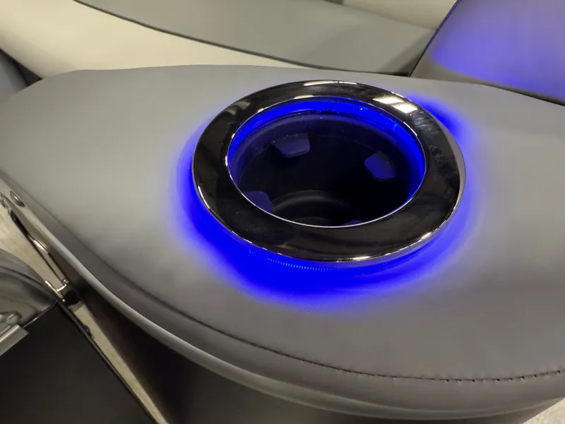 Slide: The Image of Tahoe Cascade 2385 Quad Lounge & Honda 4-Stroke EFI 2025 - 25