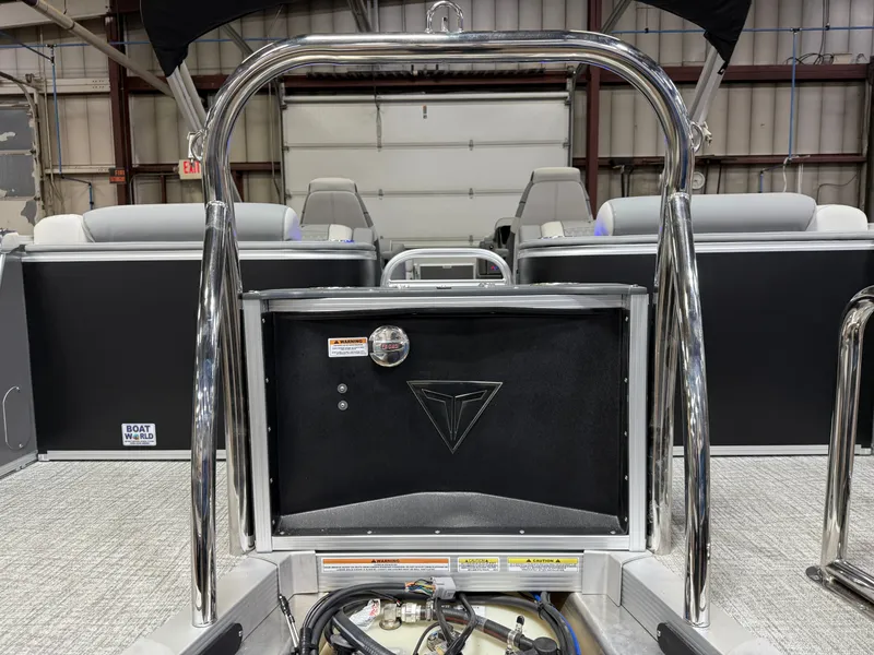 Slide: The Image of Tahoe Cascade 2385 Quad Lounge & Honda 4-Stroke EFI 2025 - 44