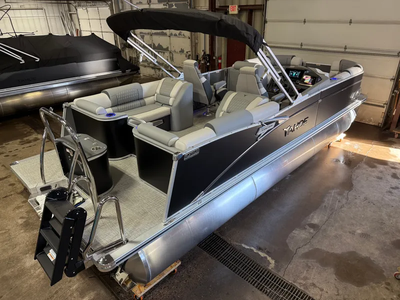 Slide: The Image of Tahoe Cascade 2385 Quad Lounge & Honda 4-Stroke EFI 2025 - 50