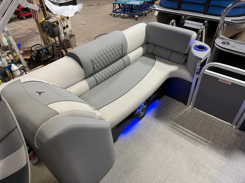 Slide: The Image of Tahoe Cascade Quad Lounge 2385 & 4-Stroke 2025 - 21