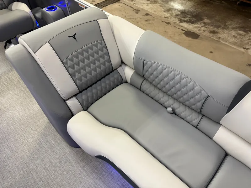 Slide: The Image of Tahoe Cascade Quad Lounge 2385 & 4-Stroke 2025 - 33