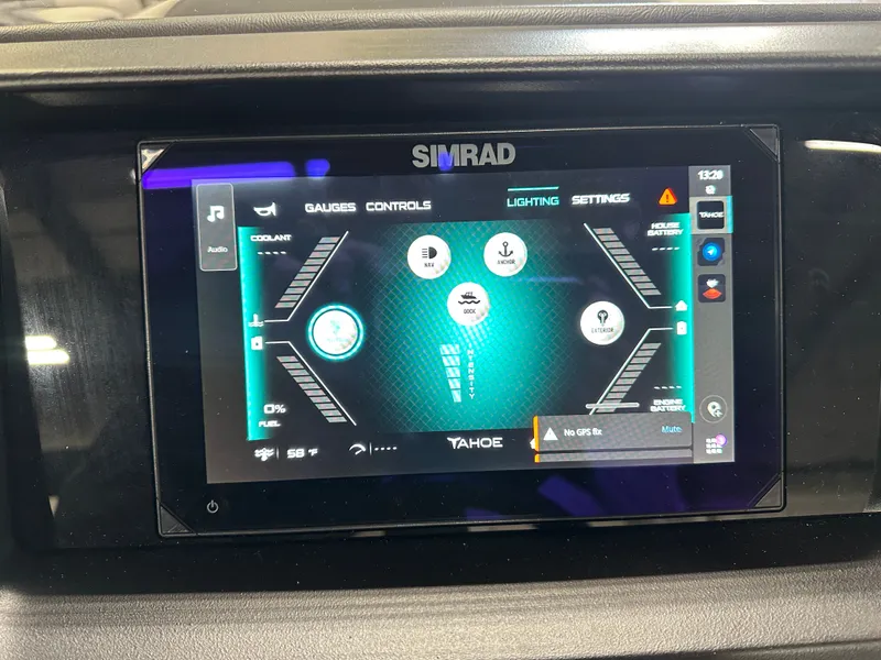 Slide: The Image of Tahoe Cascade 2385 Quad Lounge Shift Flip & Honda 4-Stroke EFI 2025 - 15