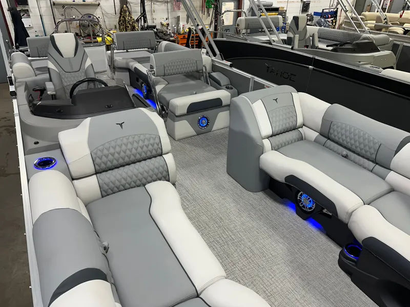 Slide: The Image of Tahoe Cascade 2385 Quad Lounge Shift Flip & Honda 4-Stroke EFI 2025 - 34