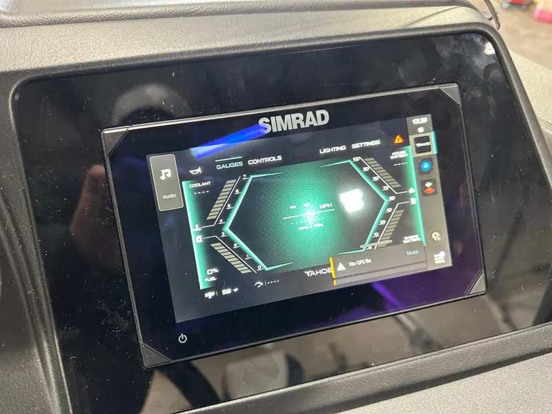 Slide: The Image of Tahoe Cascade QLS 2385 Quad Lounge Shift 2025 - 16