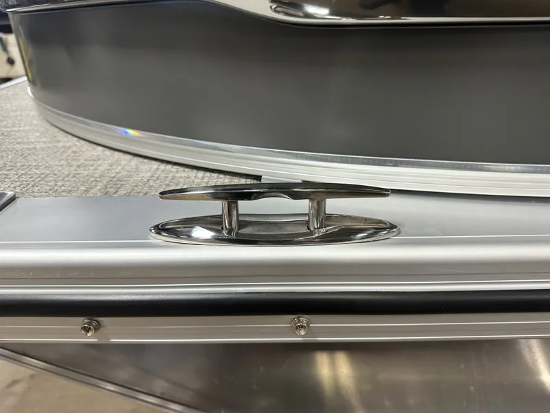 Slide: The Image of Tahoe Cascade QLS 2385 Quad Lounge Shift 2025 - 46