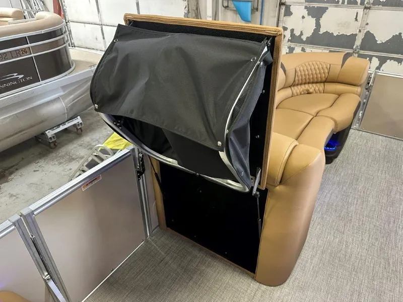 Slide: The Image of Tahoe Cascade 2385 Quad Lounge Shift SS & Honda 4-Stroke EFI 2025 - 32