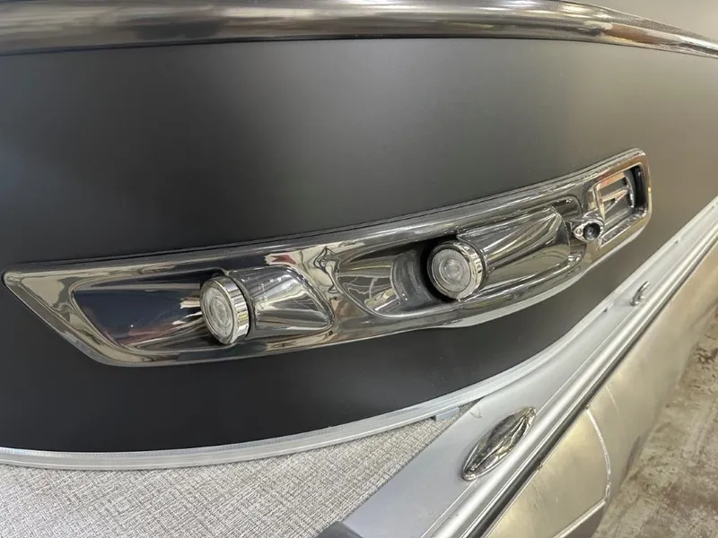 Slide: The Image of Tahoe Cascade 2385 Quad Lounge Shift SS & Honda 4-Stroke EFI 2025 - 40