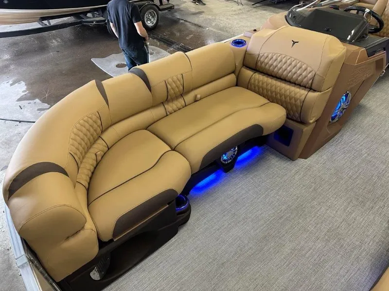 Slide: The Image of Tahoe Cascade 2385 Quad Lounge Shift SS & Honda 4-Stroke EFI 2025 - 9