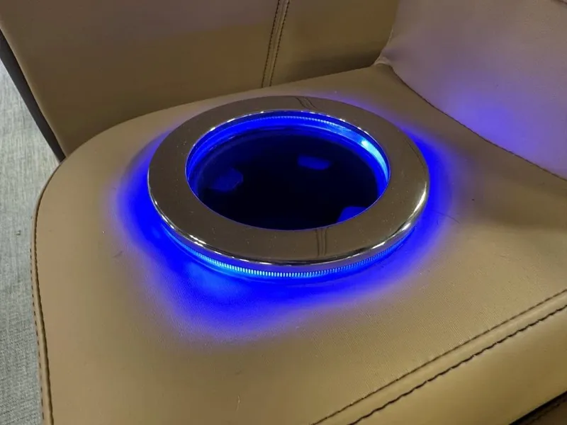 Slide: The Image of Tahoe Cascade QLS 2385 Quad Lounge Shift 2025 - 30