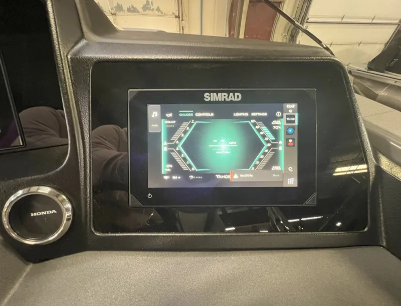 Slide: The Image of Tahoe Cascade 2385 Swingback (VRL) & Honda 4-Stroke EFI 2025 - 13