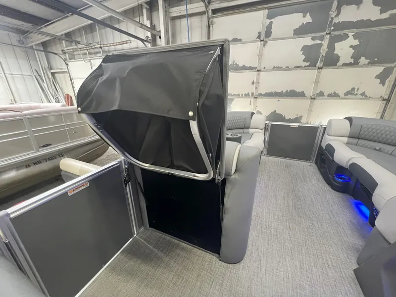 Slide: The Image of Tahoe Cascade 2385 Swingback (VRL) & Honda 4-Stroke EFI 2025 - 20