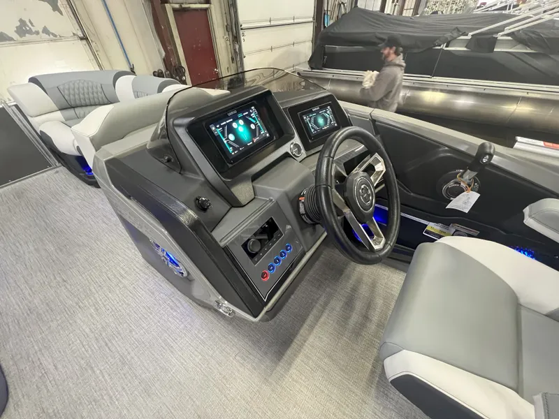 Slide: The Image of Tahoe Cascade VRL 2385 Swingback 2025 - 11