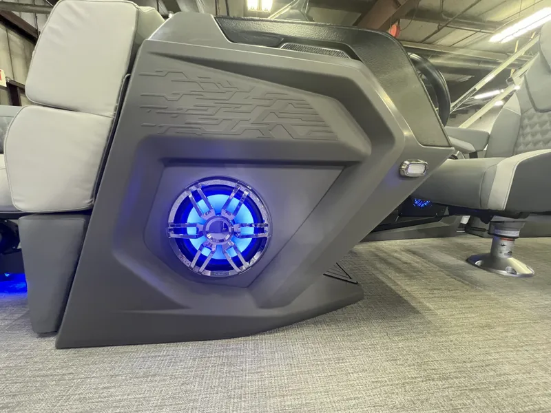 Slide: The Image of Tahoe Cascade VRL 2385 Swingback 2025 - 21