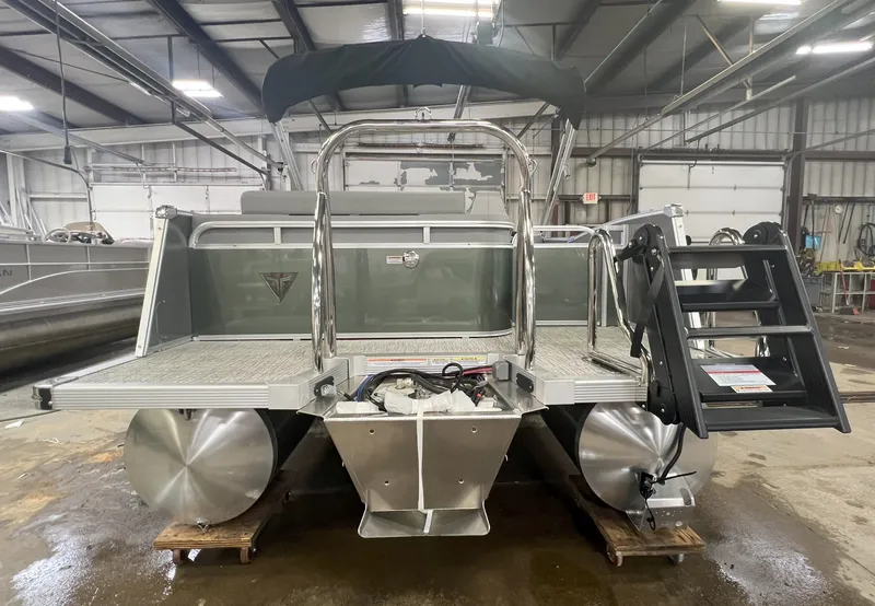 Slide: The Image of Tahoe Cascade VRL 2385 Swingback 2025 - 32