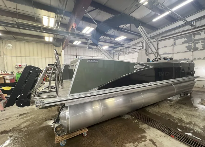 Slide: The Image of Tahoe Cascade VRL 2385 Swingback 2025 - 35