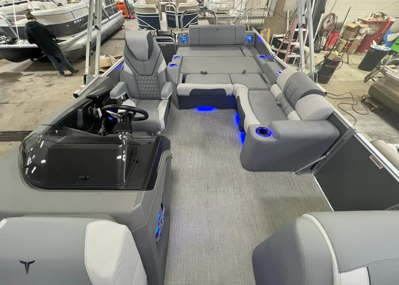 Slide: The Image of Tahoe Cascade VRL 2385 Swingback 2025 - 8