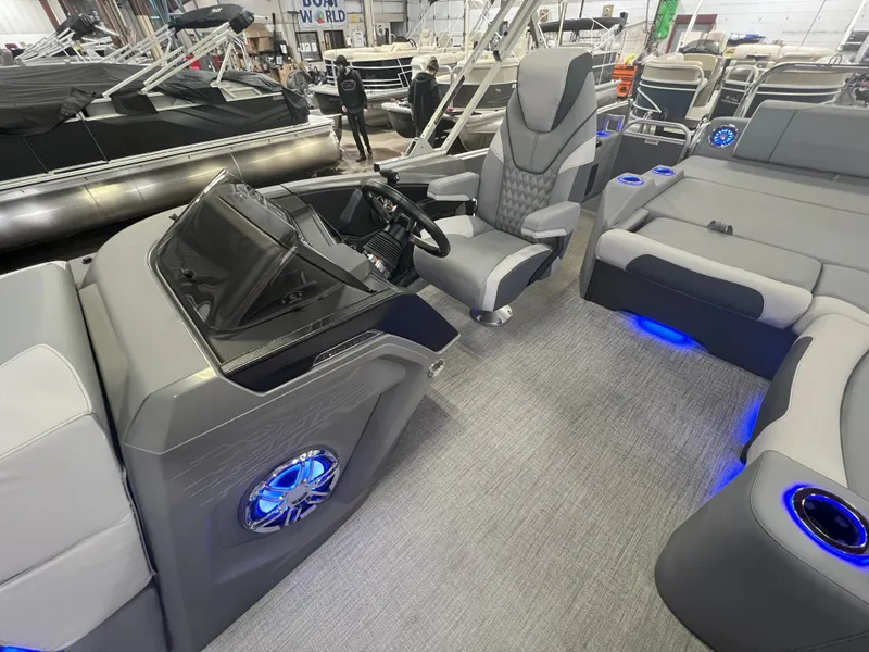 Slide: The Image of Tahoe Cascade VRL 2385 Swingback 2025 - 9