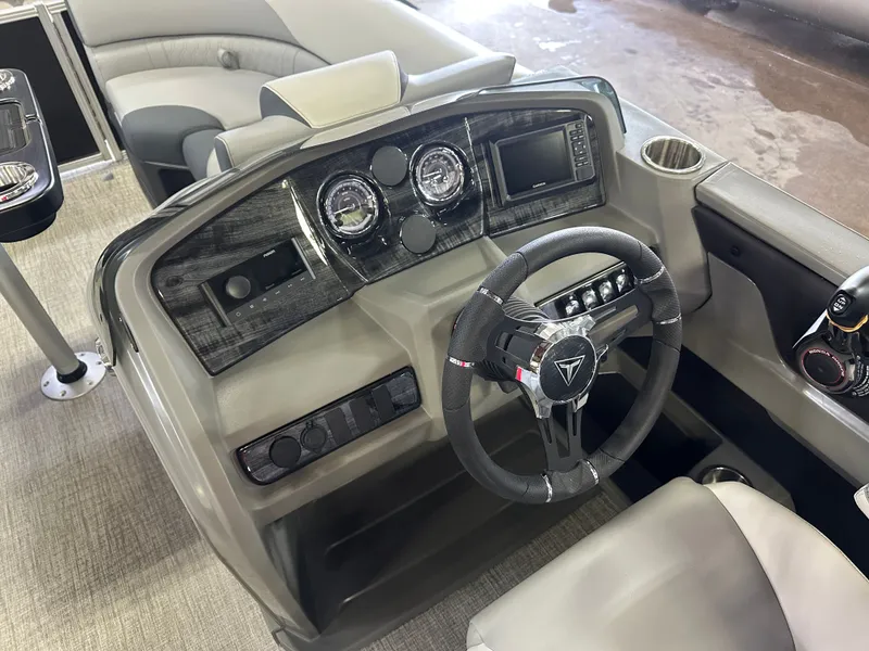 Slide: The Image of Tahoe LTZ 2385 Quad Lounge Shift Flip & Honda 4-Stroke EFI 2025 - 13