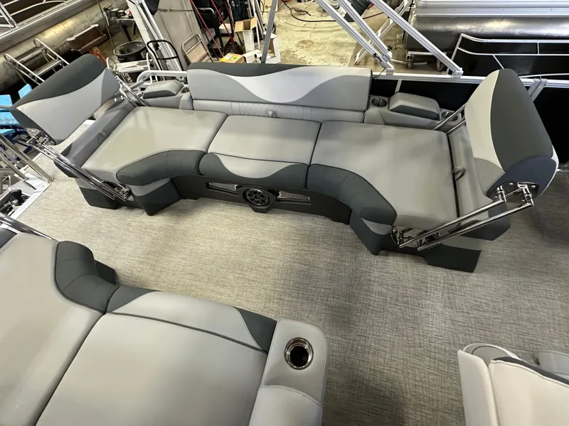 Slide: The Image of Tahoe LTZ 2385 Quad Lounge Shift Flip & Honda 4-Stroke EFI 2025 - 20