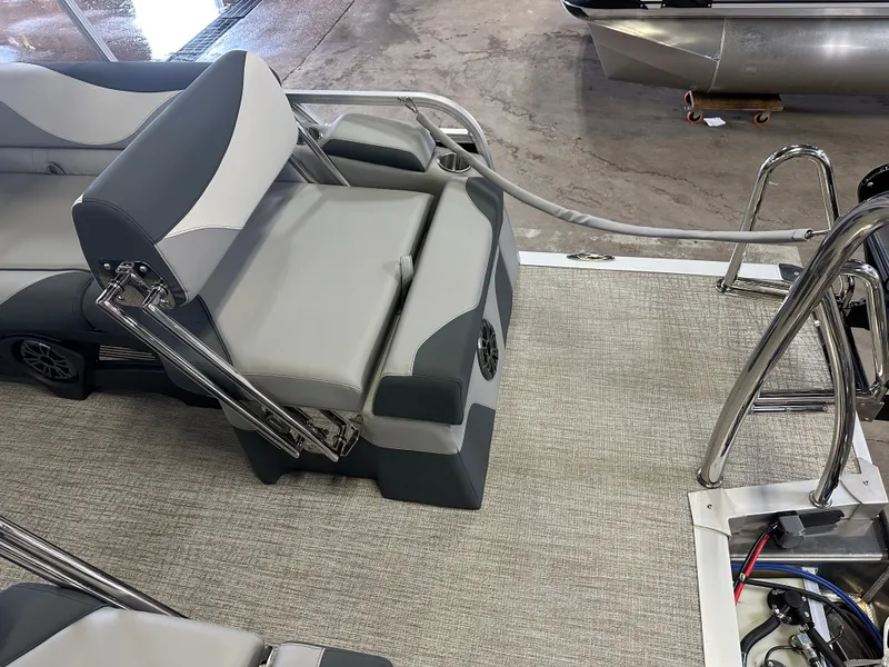 Slide: The Image of Tahoe LTZ 2385 Quad Lounge Shift Flip & Honda 4-Stroke EFI 2025 - 24