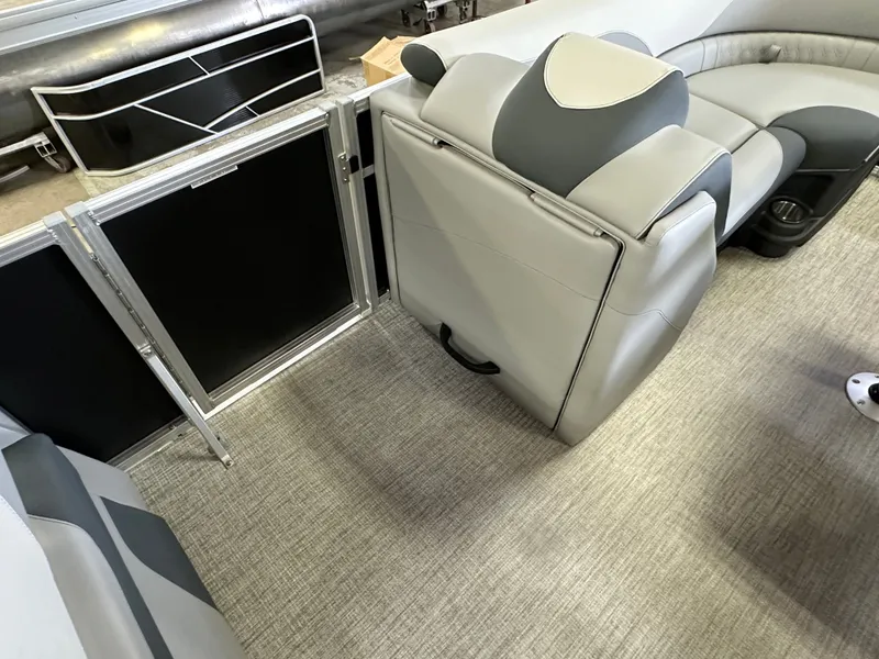 Slide: The Image of Tahoe LTZ 2385 Quad Lounge Shift Flip & Honda 4-Stroke EFI 2025 - 29