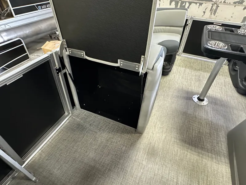 Slide: The Image of Tahoe LTZ 2385 Quad Lounge Shift Flip & Honda 4-Stroke EFI 2025 - 30