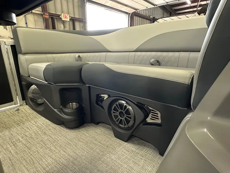 Slide: The Image of Tahoe LTZ 2385 Quad Lounge Shift Flip & Honda 4-Stroke EFI 2025 - 33