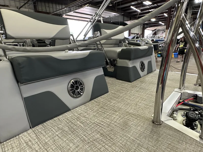 Slide: The Image of Tahoe LTZ 2385 Quad Lounge Shift Flip & Honda 4-Stroke EFI 2025 - 42