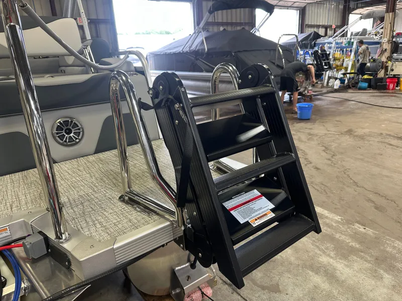 Slide: The Image of Tahoe LTZ 2385 Quad Lounge Shift Flip & Honda 4-Stroke EFI 2025 - 47