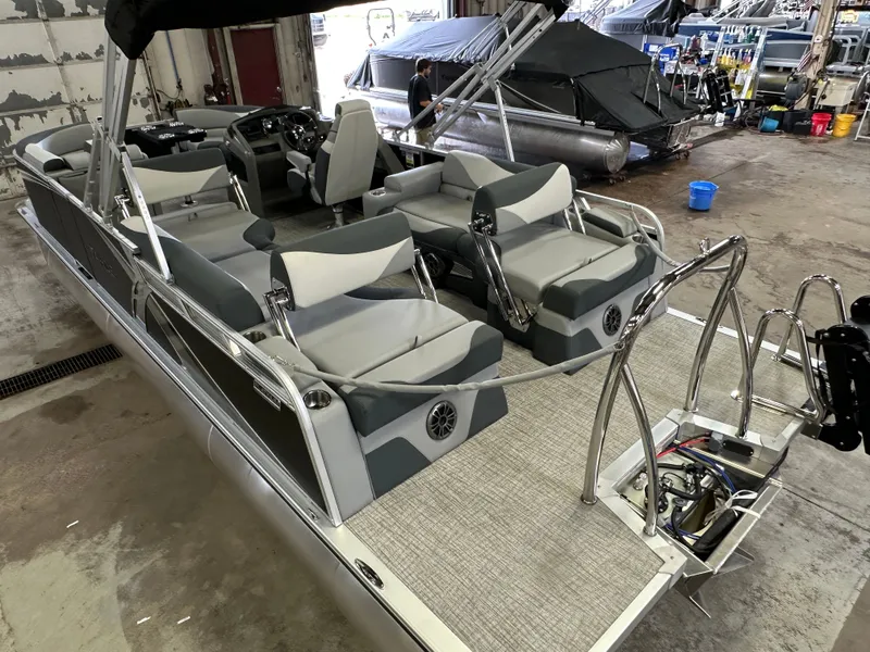 Slide: The Image of Tahoe LTZ 2385 Quad Lounge Shift Flip & Honda 4-Stroke EFI 2025 - 52