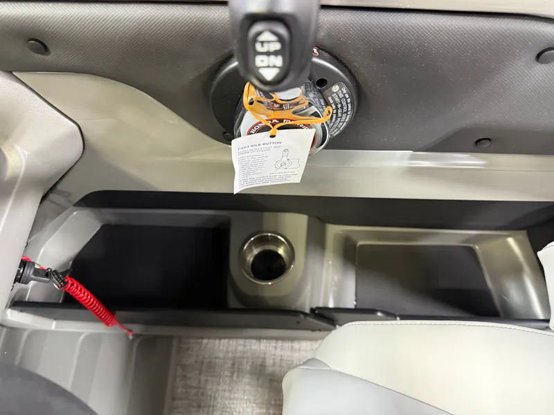 Slide: The Image of Tahoe LTZ 2385 Swingback (VRB) & Honda 4-Stroke EFI 2025 - 15