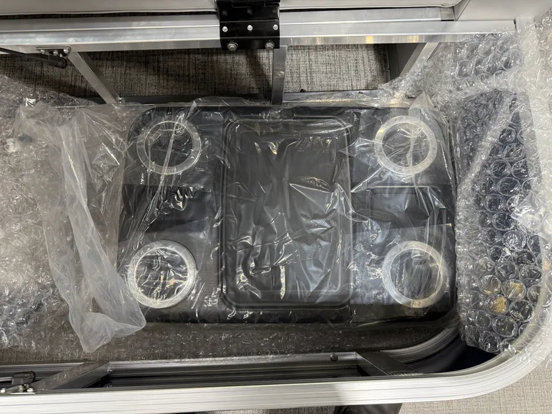 Slide: The Image of Tahoe LTZ 2385 Swingback (VRB) & Honda 4-Stroke EFI 2025 - 24