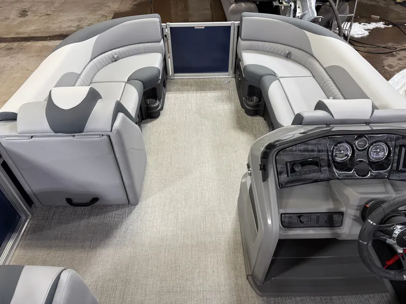 Slide: The Image of Tahoe LTZ 2385 Swingback (VRB) & Honda 4-Stroke EFI 2025 - 30