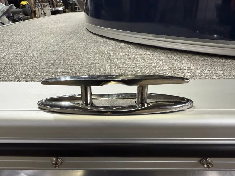 Slide: The Image of Tahoe LTZ 2385 Swingback (VRB) & Honda 4-Stroke EFI 2025 - 36