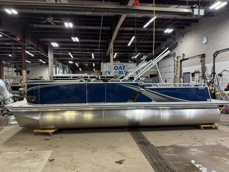 Slide: The Image of Tahoe LTZ 2385 Swingback (VRB) & Honda 4-Stroke EFI 2025 - 39