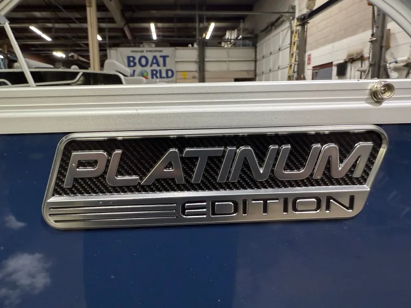 Slide: The Image of Tahoe LTZ 2385 Swingback (VRB) & Honda 4-Stroke EFI 2025 - 41