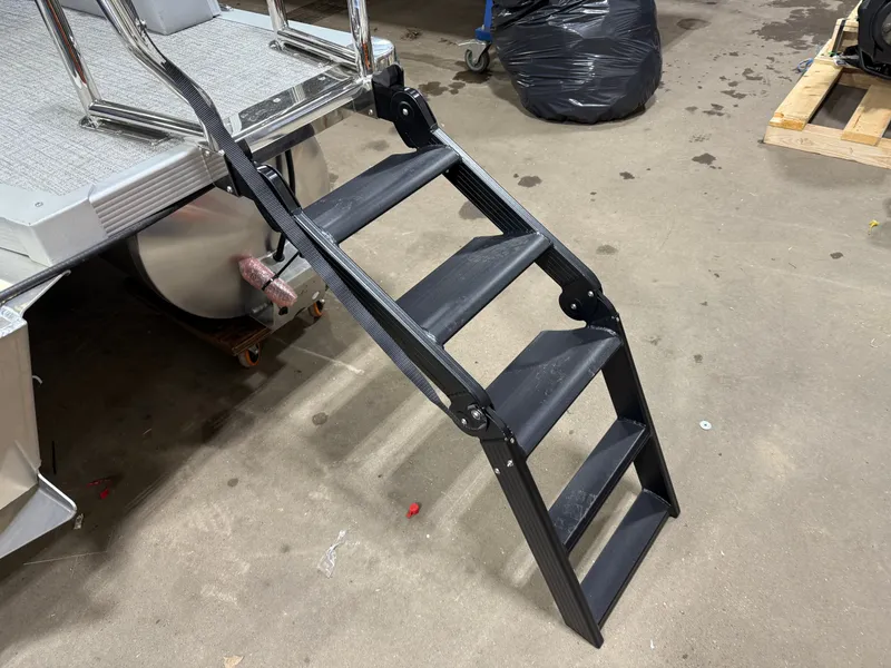 Slide: The Image of Tahoe LTZ 2385 Swingback (VRB) & Honda 4-Stroke EFI 2025 - 46