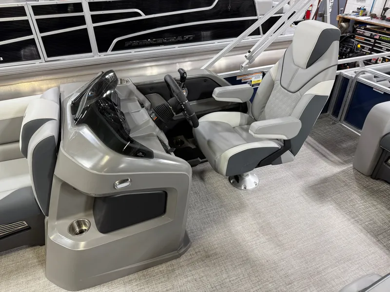 Slide: The Image of Tahoe LTZ 2385 Swingback (VRB) & Honda 4-Stroke EFI 2025 - 9